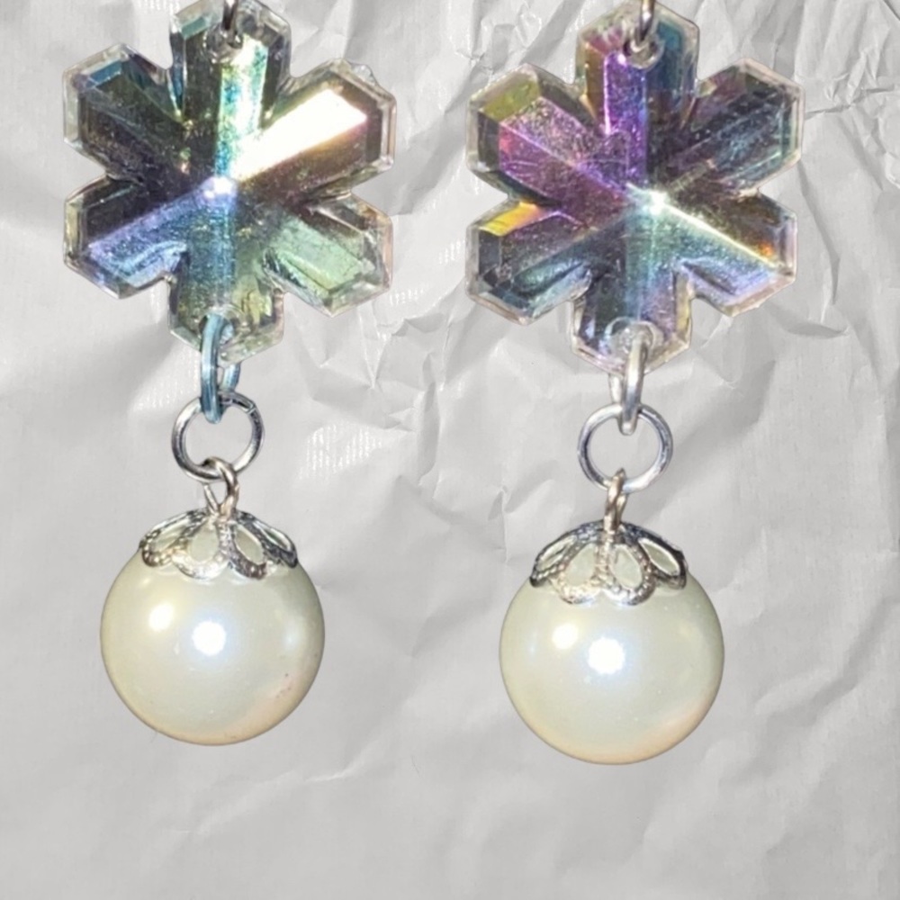 Hand Crafted Snowflake & Pearl Earrings Dangle Silver Iridescent Jewelry Pierced